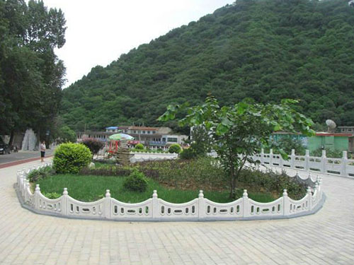 草坪护栏