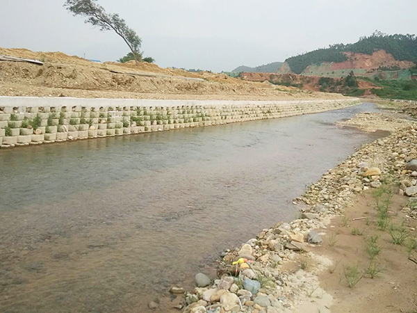 工地植栽型生态挡墙砌...